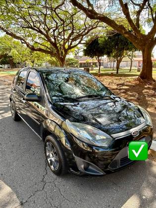 FORD FIESTA 1.0 ROCAM 8V FLEX 4P MANUAL FORD FIESTA 1.0 ROCAM 8V FLEX 4P MANUAL